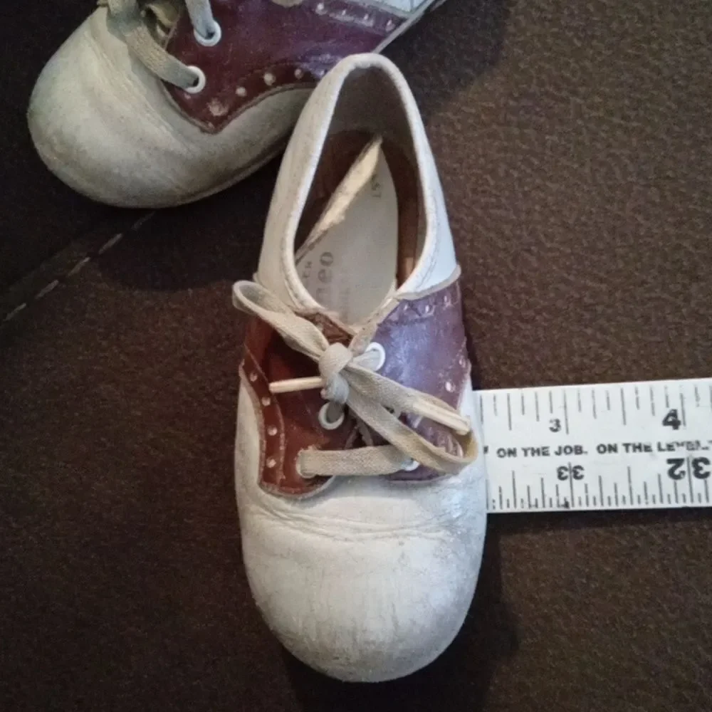 Vintage Baby Deer Cameo Trainers Saddle Shoes